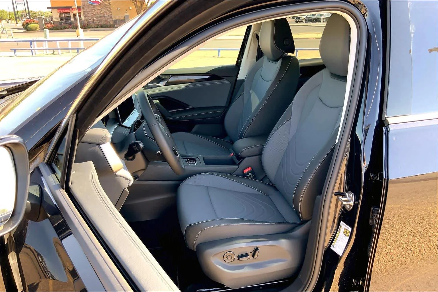 New 2026 Deep Black Pearl Volkswagen SE image 9