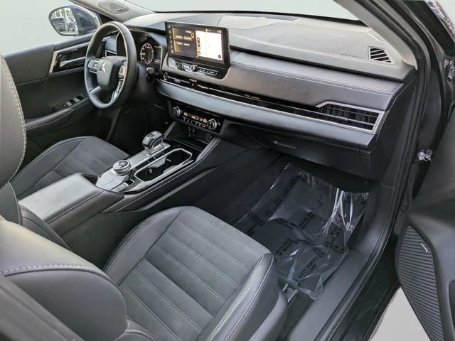 Used 2025 Black Mitsubishi SE image 12