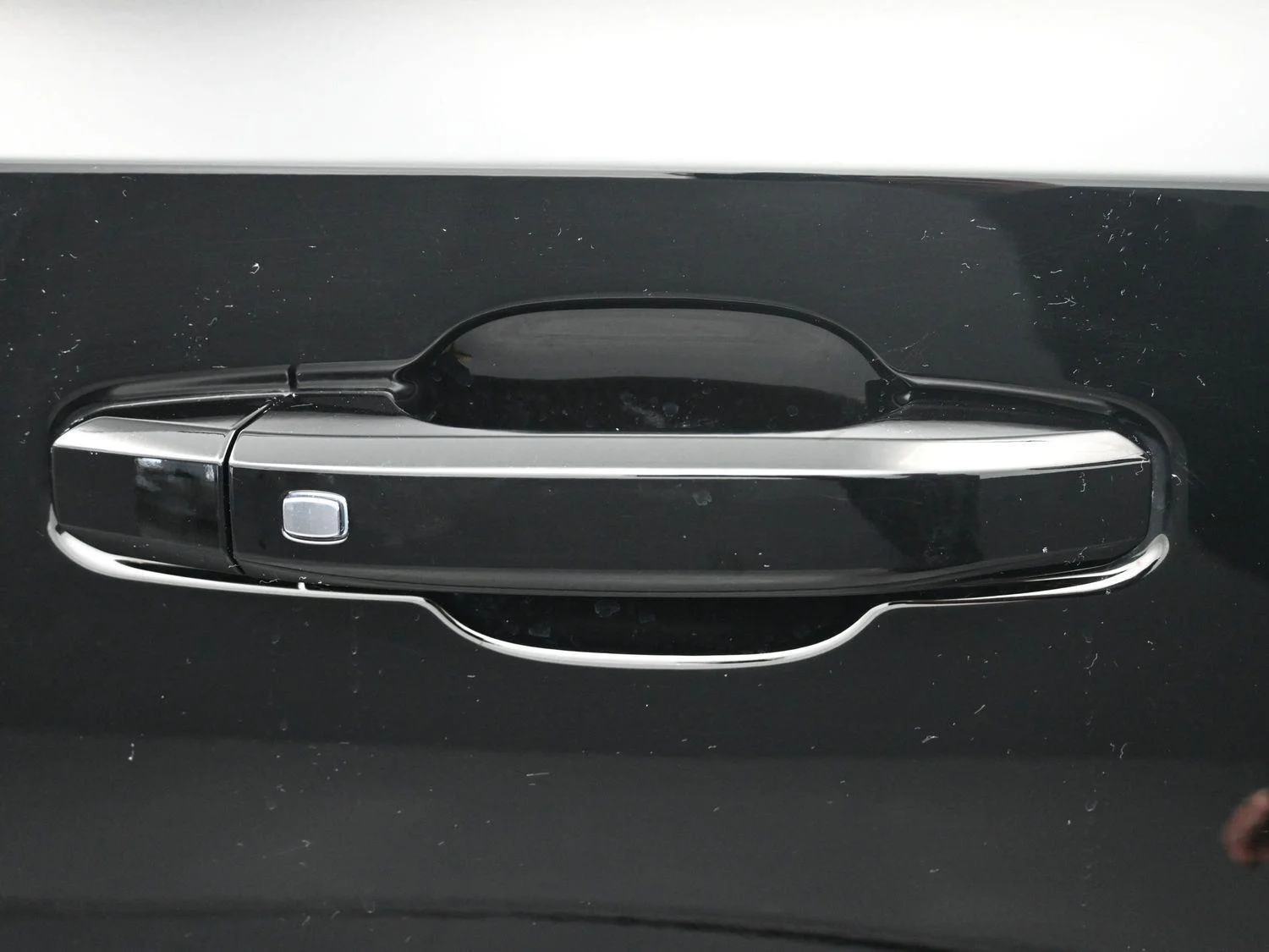 Used 2026 Onyx Black GMC AT4 image 8