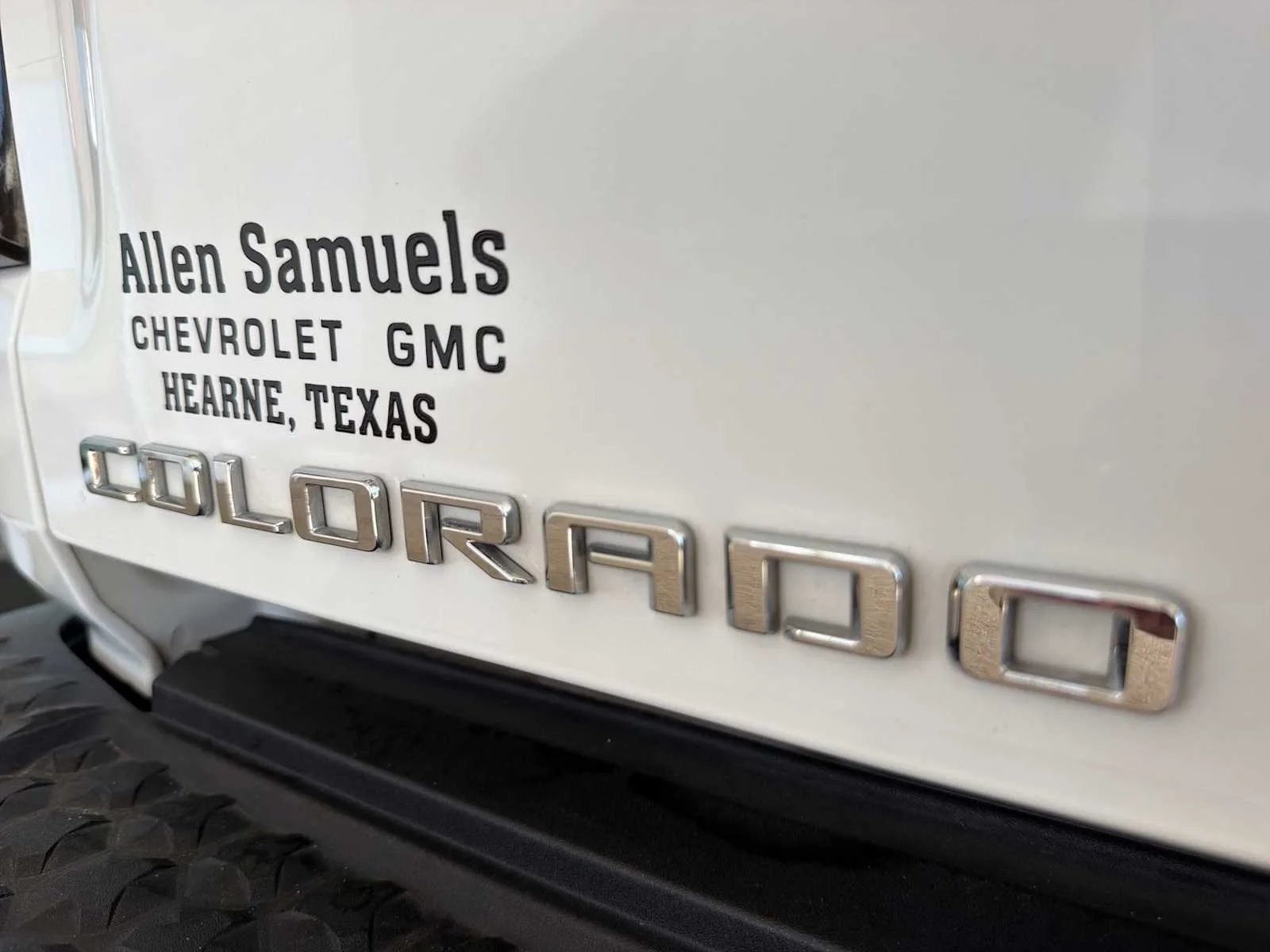 Used 2023 SUMMIT WHITE Chevrolet 4WD Z71 image 32