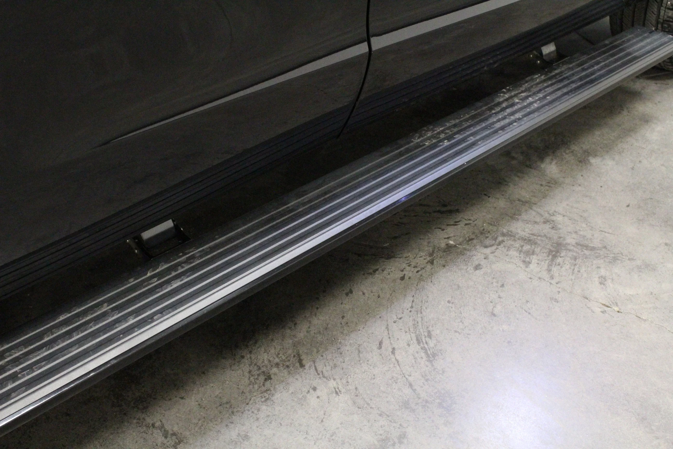 Used 2025 Black Metallic Ford Platinum image 11