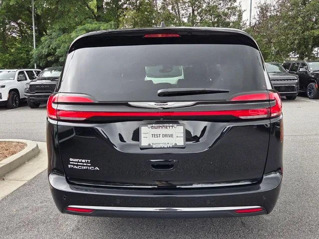Used 2025 Black Chrysler Select image 6