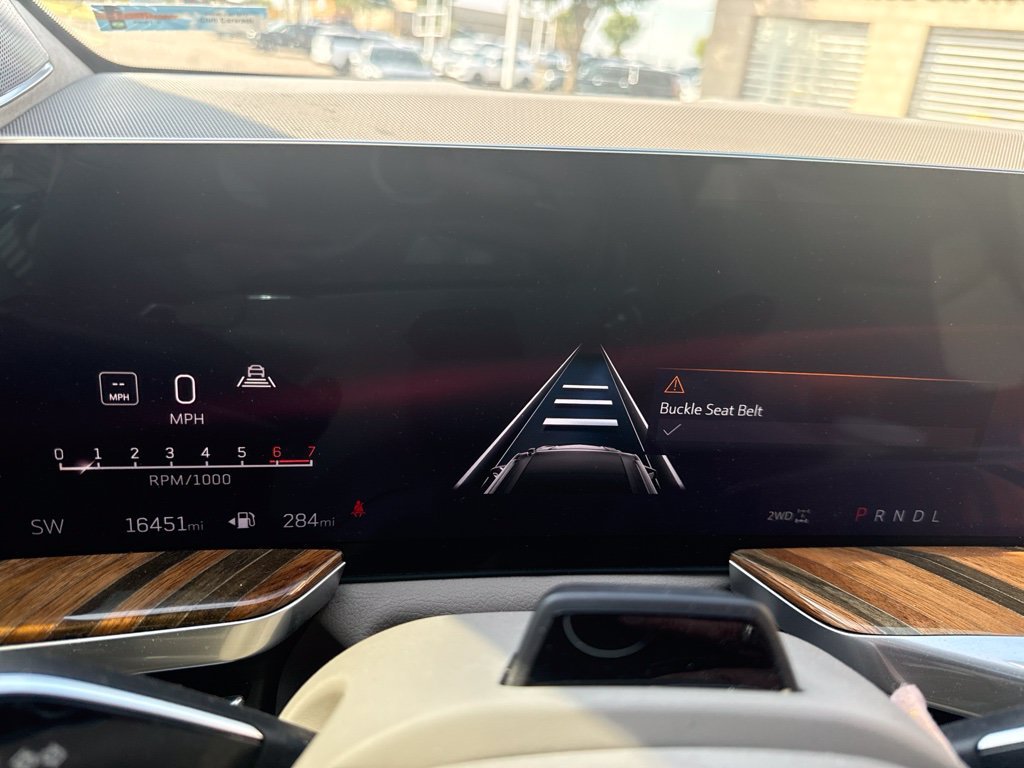 Used 2025 White Cadillac Premium Luxury Platinum image 6