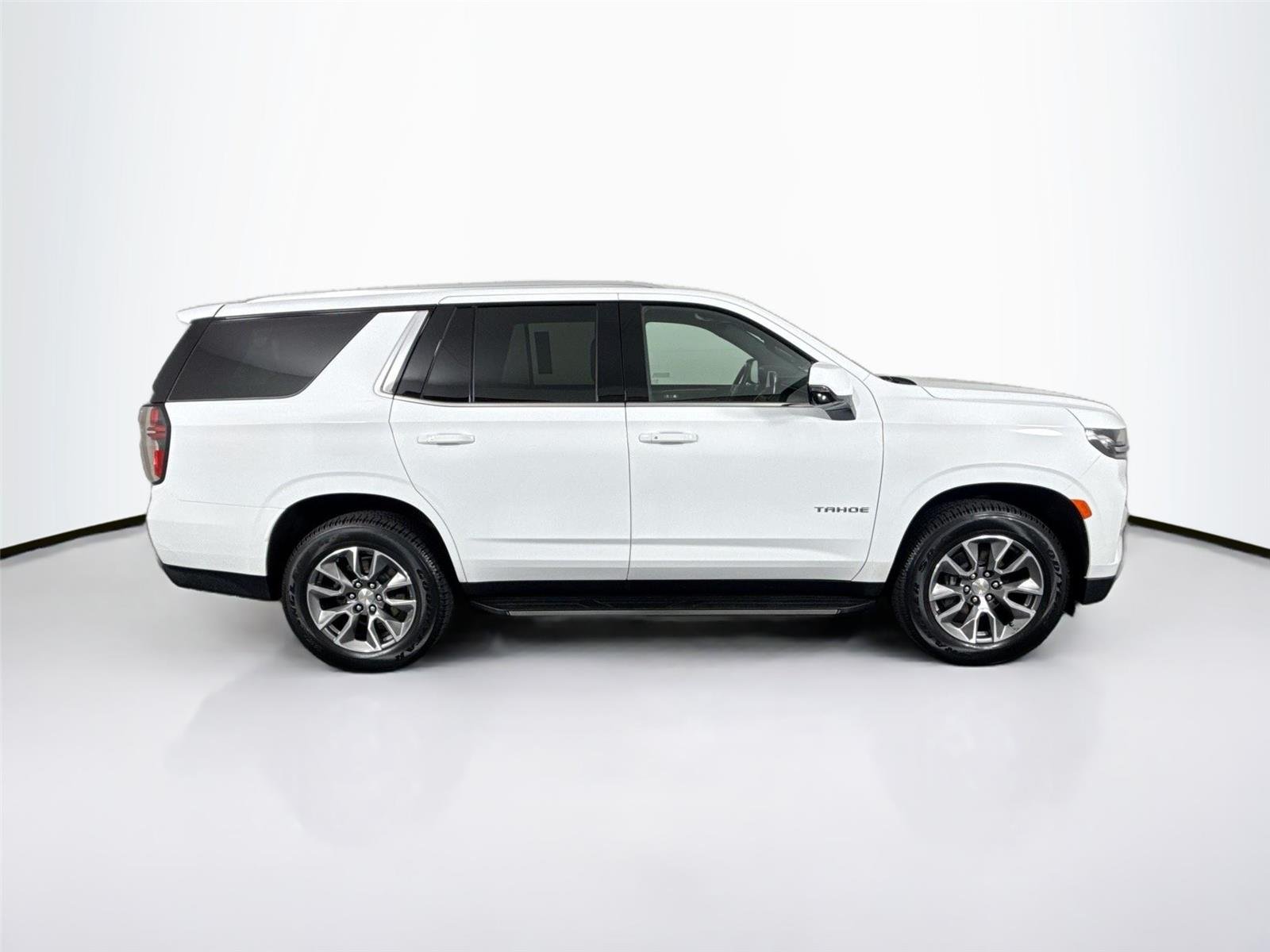 Used 2024 Summit White Chevrolet LT image 10