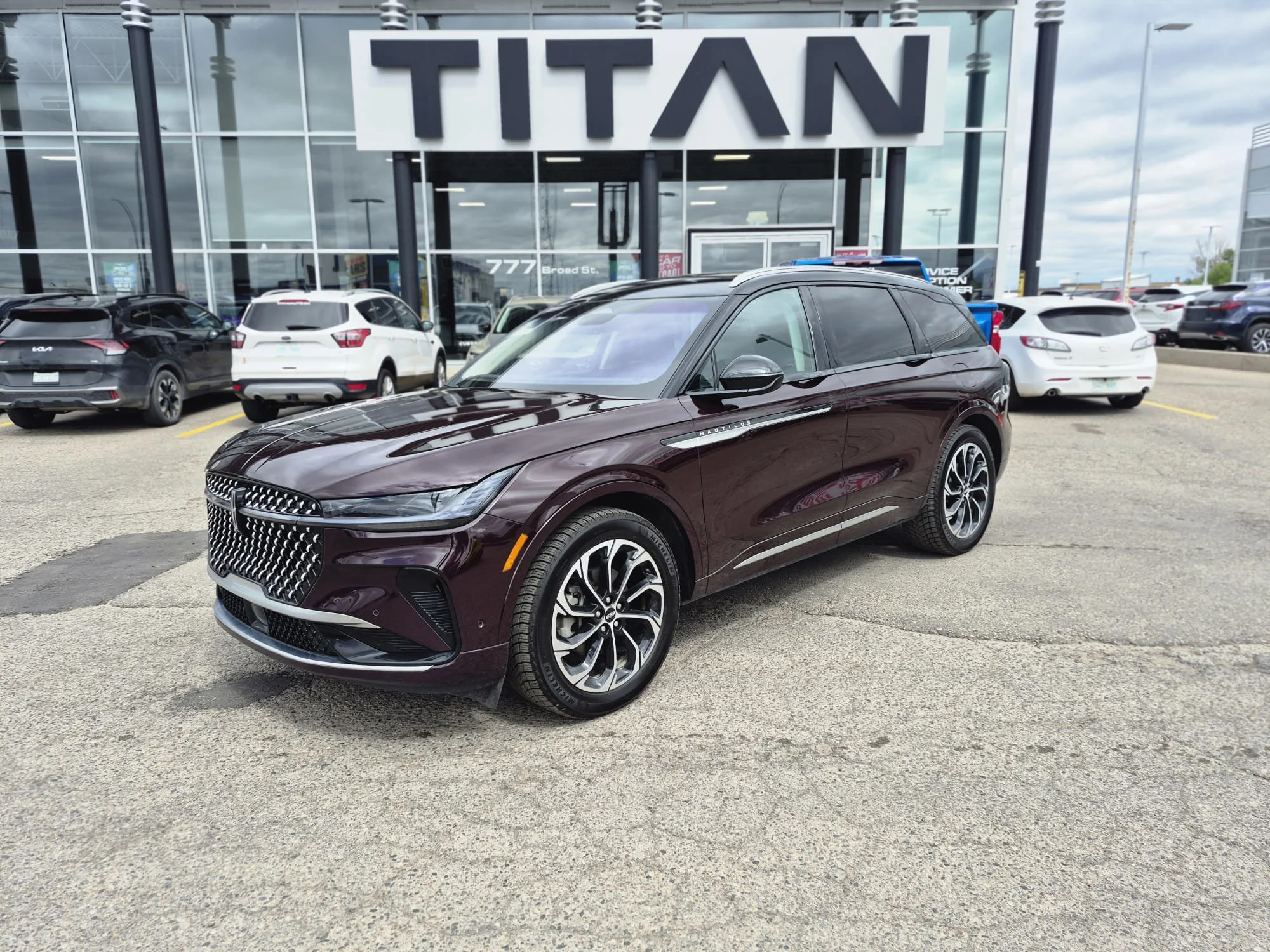 Certified Used 2024 Diamond Red Metallic Tinted Clearcoat Lincoln Reserve AWD*Adaptive Cruise | Remote Start | Nav | 360 Cam | Cooled Leather | Htd Wheel | CarPlay image 2