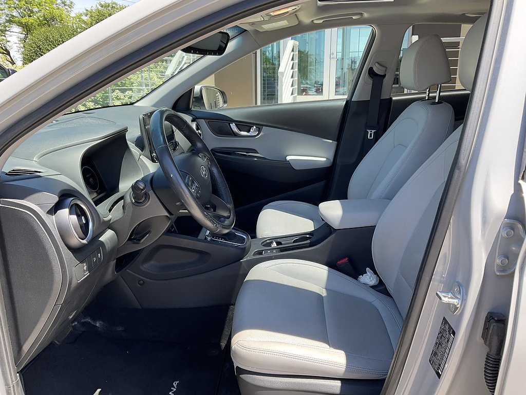 Used 2023 Cyber Silver Hyundai Limited image 2