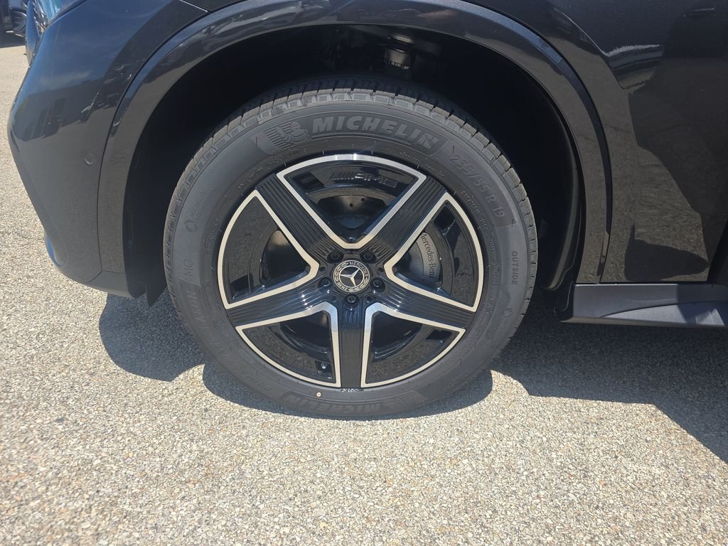 New 2026 Graphite Grey Metallic Mercedes-Benz GLC 300 image 27