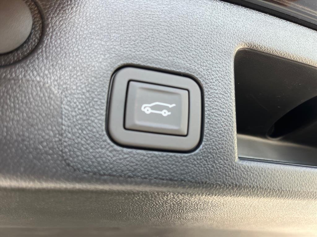 New 2026 Mosaic Black Metallic Chevrolet LT image 29