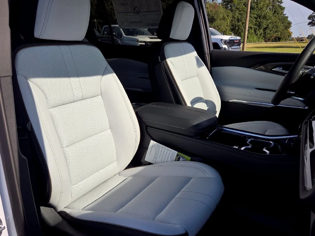 New 2026 Polar White Tricoat Chevrolet High Country image 43