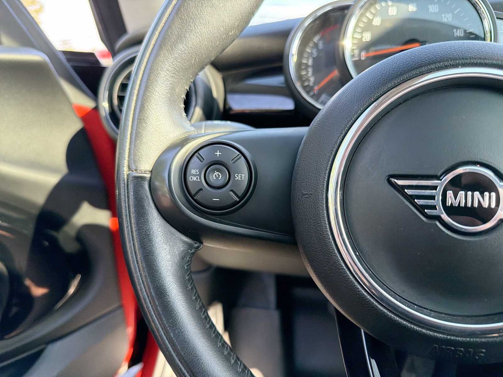 Used 2019 Solaris Orange Metallic MINI Cooper image 23