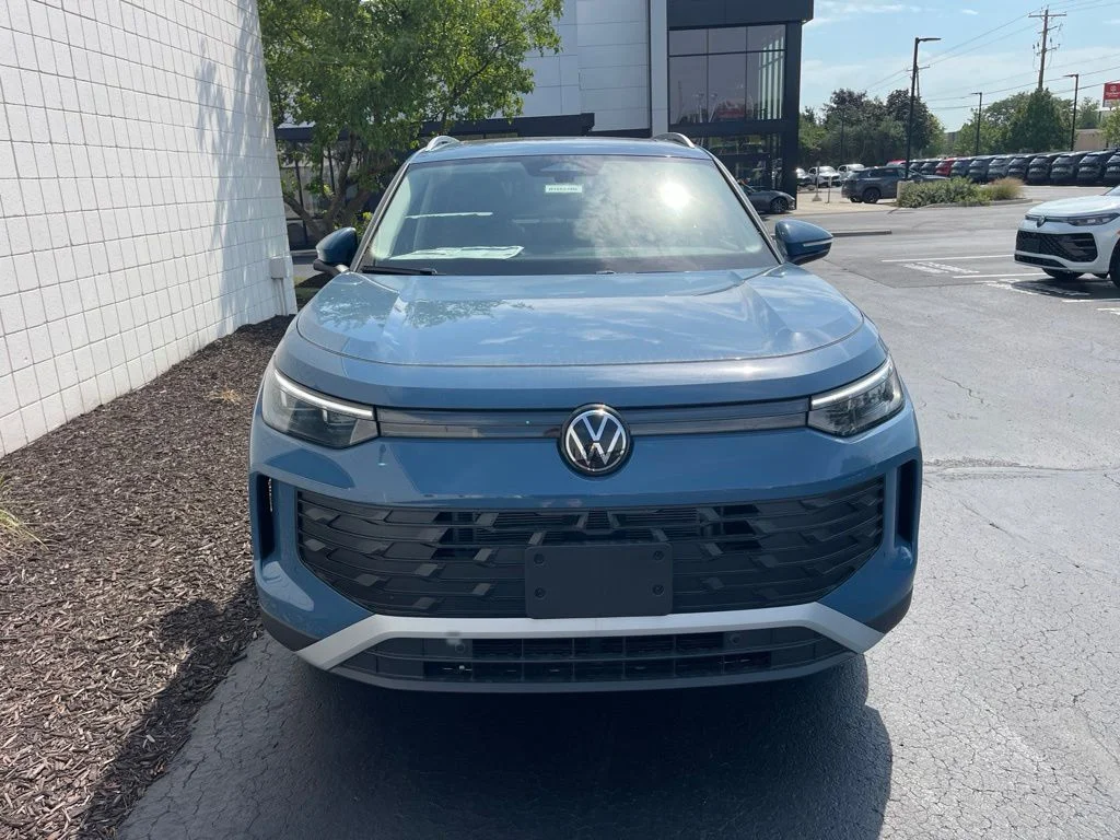 New 2026 Monterey Blue Pearl Volkswagen 2.0T SE image 5