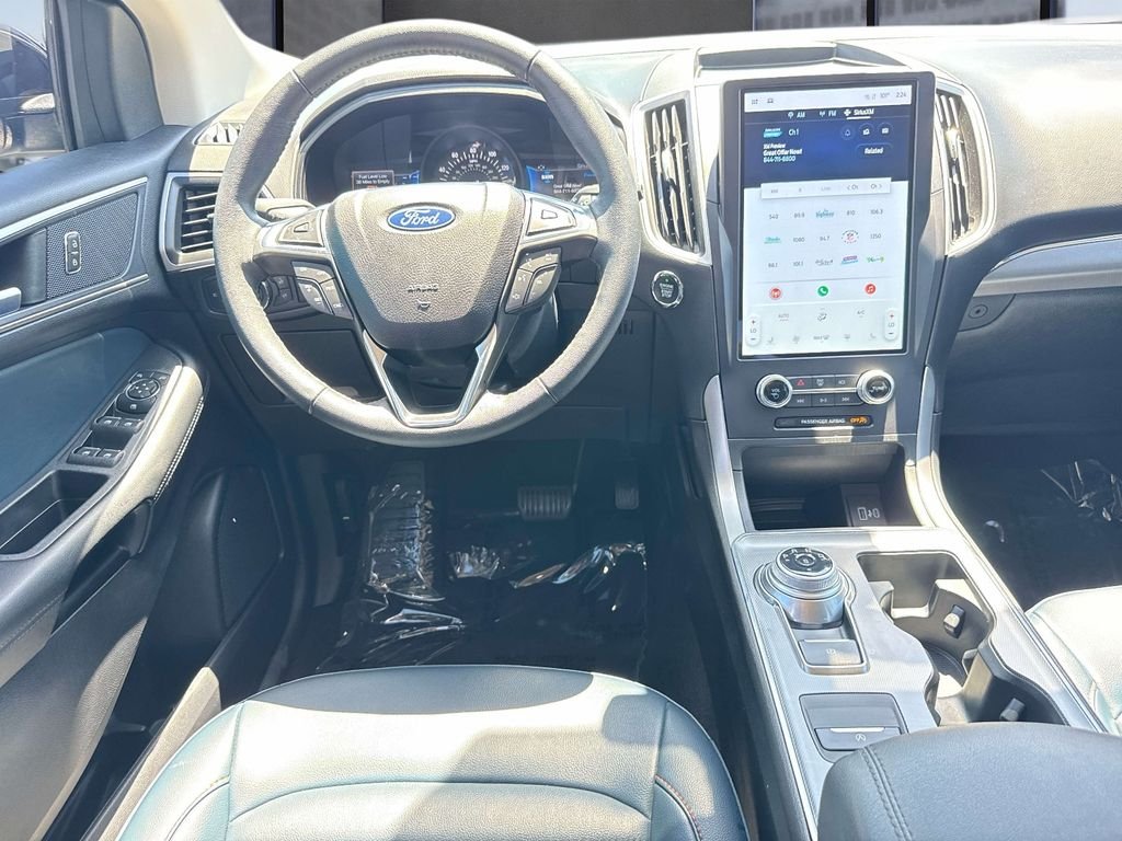 Used 2022 Oxford White Ford SEL image 18