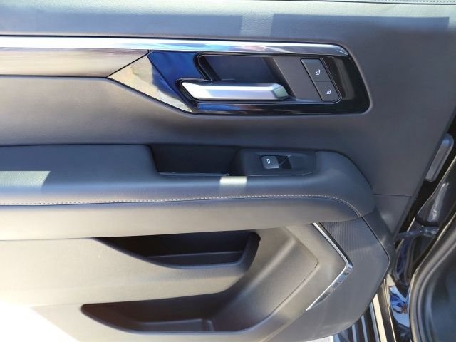 Used 2025 Black Chevrolet LT image 30