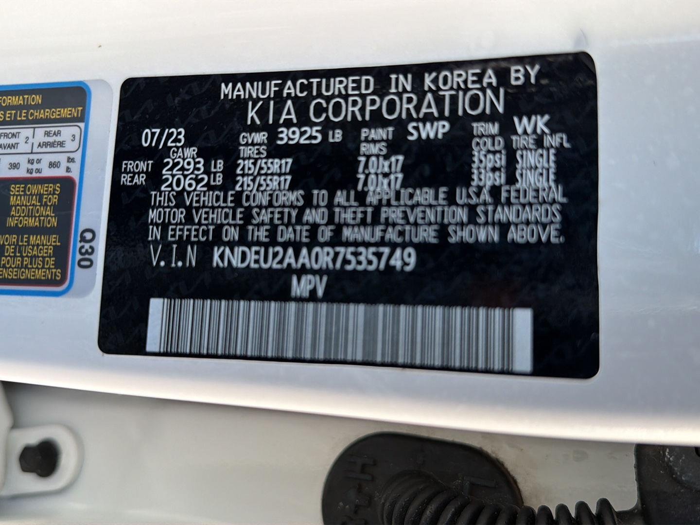 Used 2024 Snow White Pearl Kia S image 40