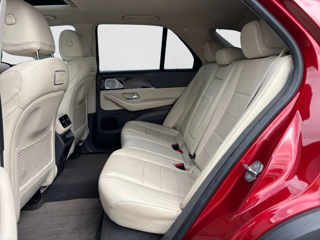 Used 2020 Red Mercedes-Benz GLE 350 image 36