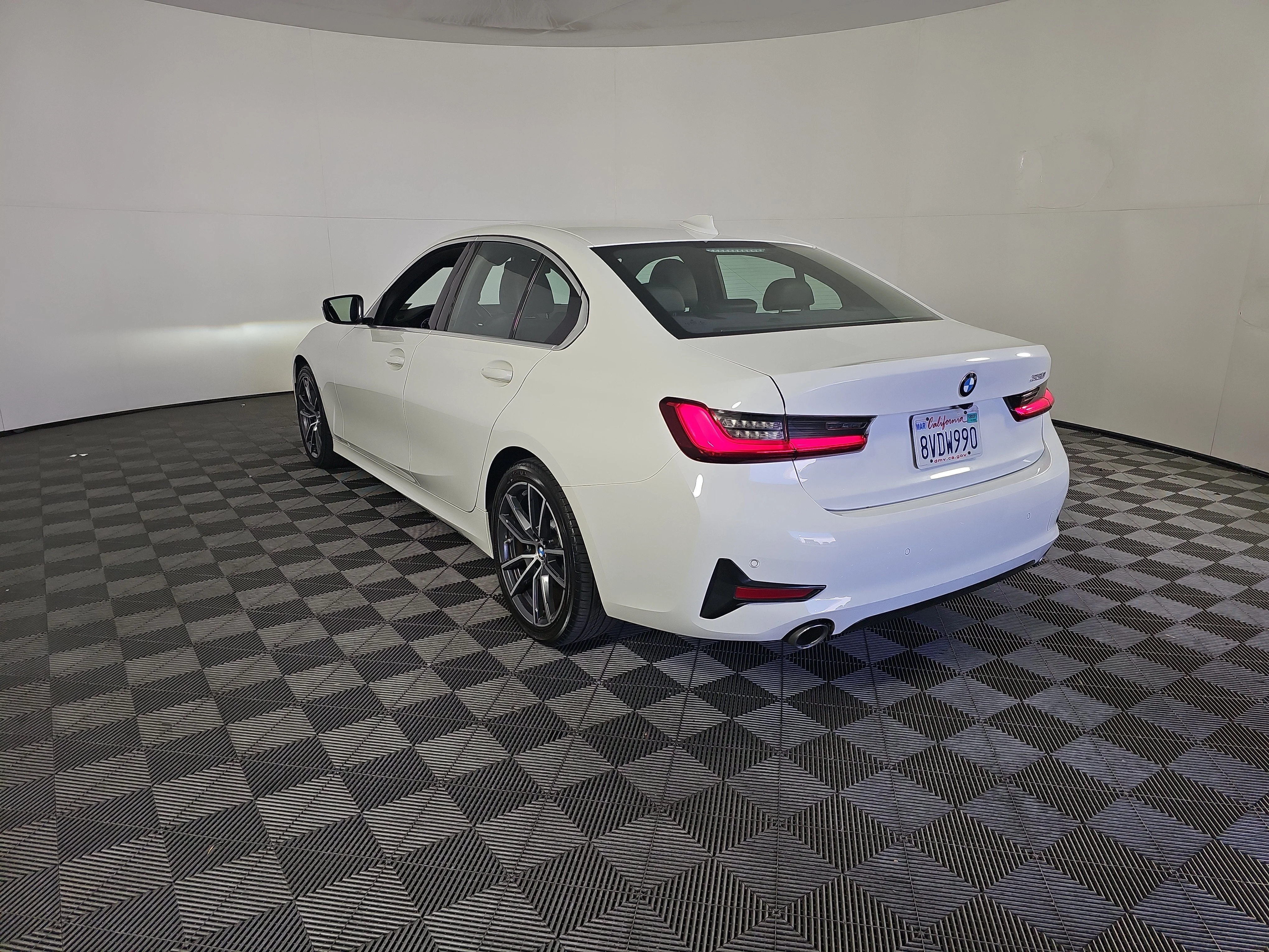 Used 2021 Alpine White BMW  image 6