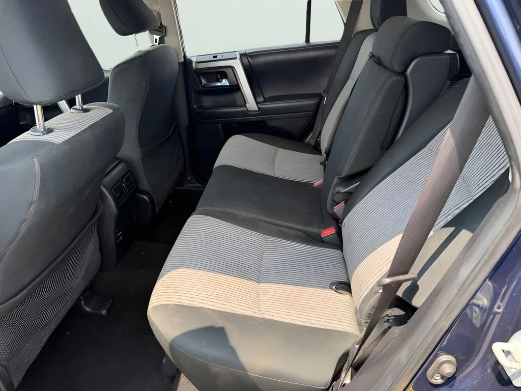 Used 2018 Nautical Blue Metallic Toyota SR5 image 13