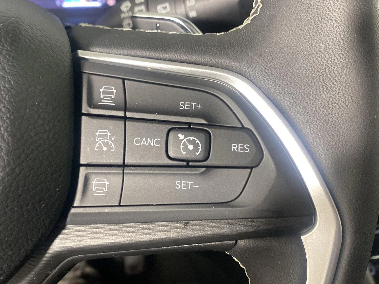 Used 2023 Bright White Clearcoat Jeep Laredo image 20