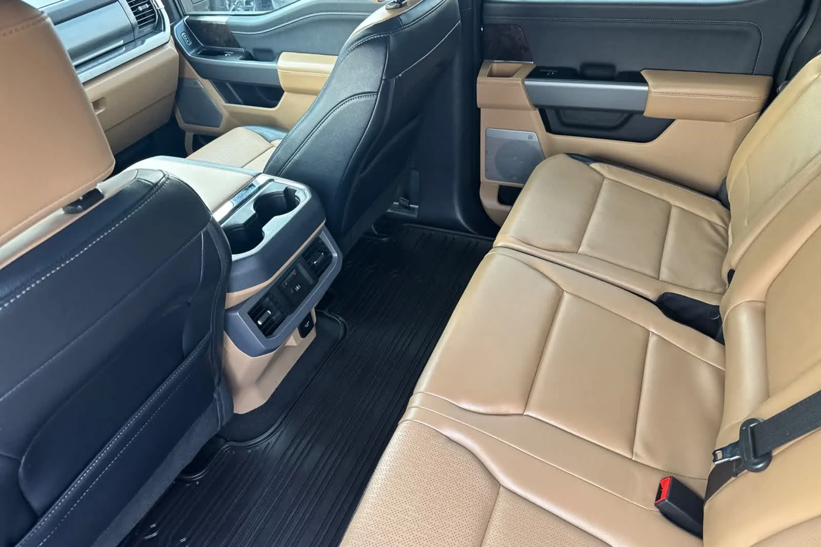 Certified Used 2025 Antimatter Blue Metallic Ford LARIAT image 4