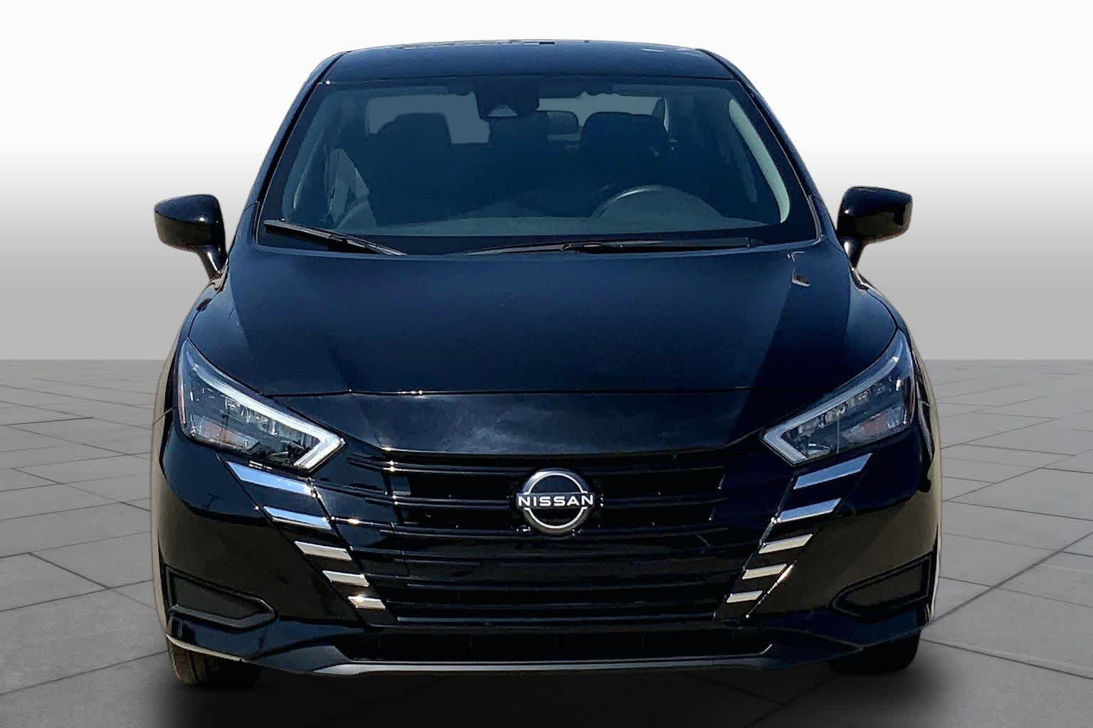 Used 2025 Super Black Nissan SV image 4