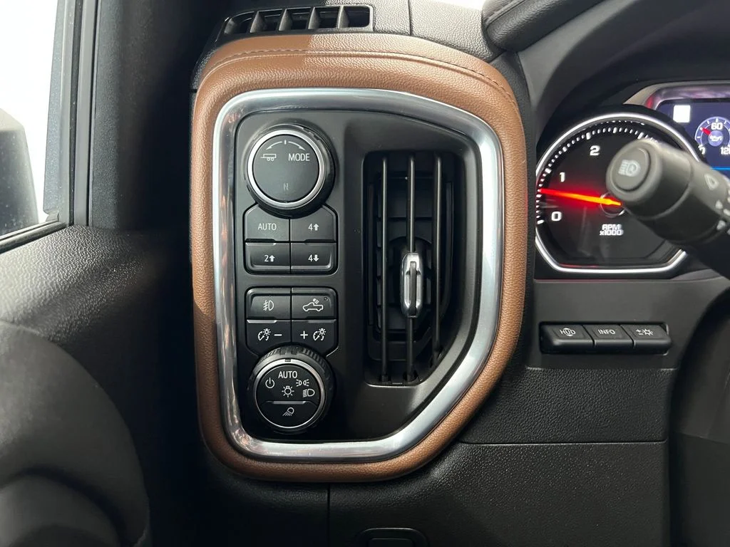 Used 2022 Northsky Blue Metallic Chevrolet High Country image 25