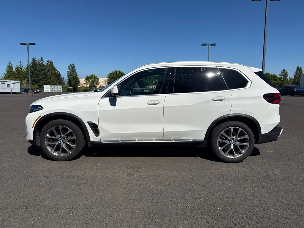 Used 2026 Alpine White BMW xDrive40i image 4