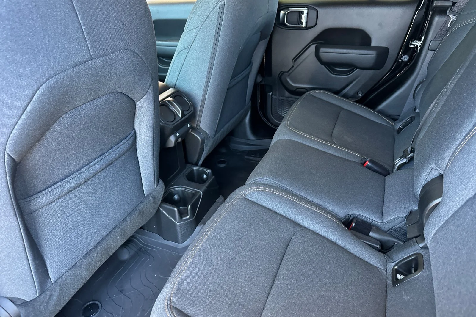 Used 2025 Black Clearcoat Jeep Sport S image 12