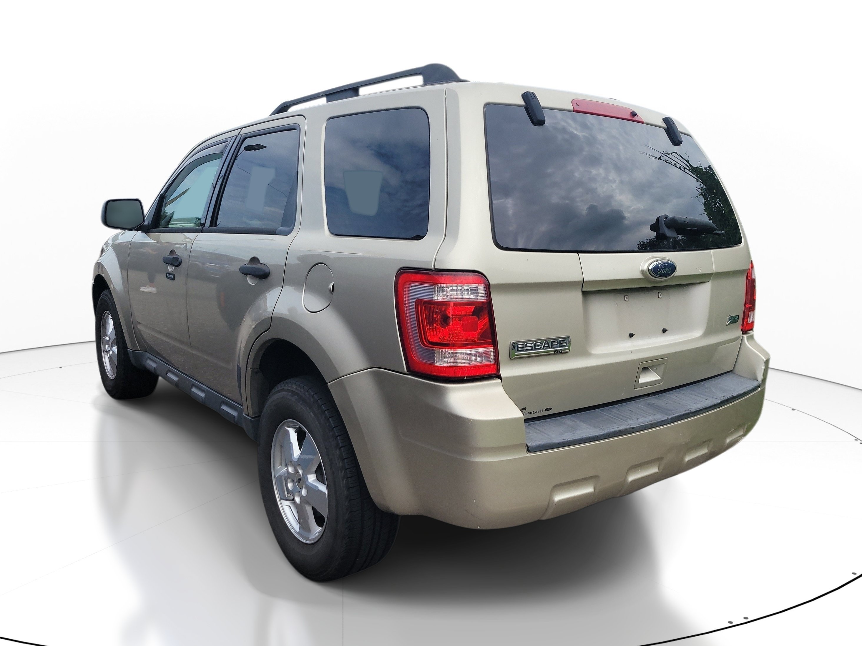 Used 2011 Gold Leaf Metallic Ford XLT image 6