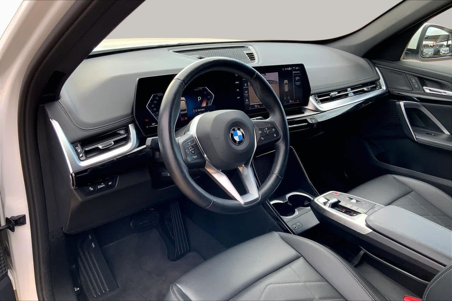 Used 2025 Alpine White BMW xDrive28i image 18