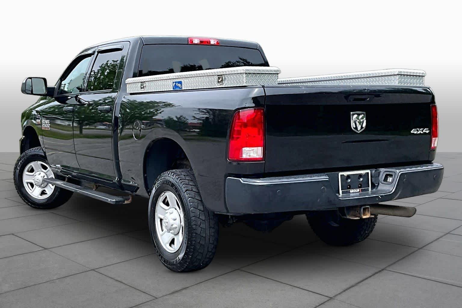 Used 2018 Brilliant Black Crystal Pearlcoat Ram Tradesman image 12