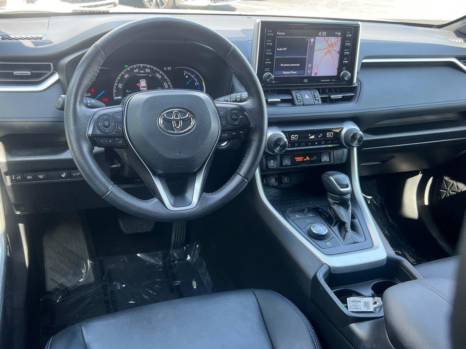 Used 2021 Blizzard Pearl w/Midnight Black Metallic Roof Toyota XSE image 24