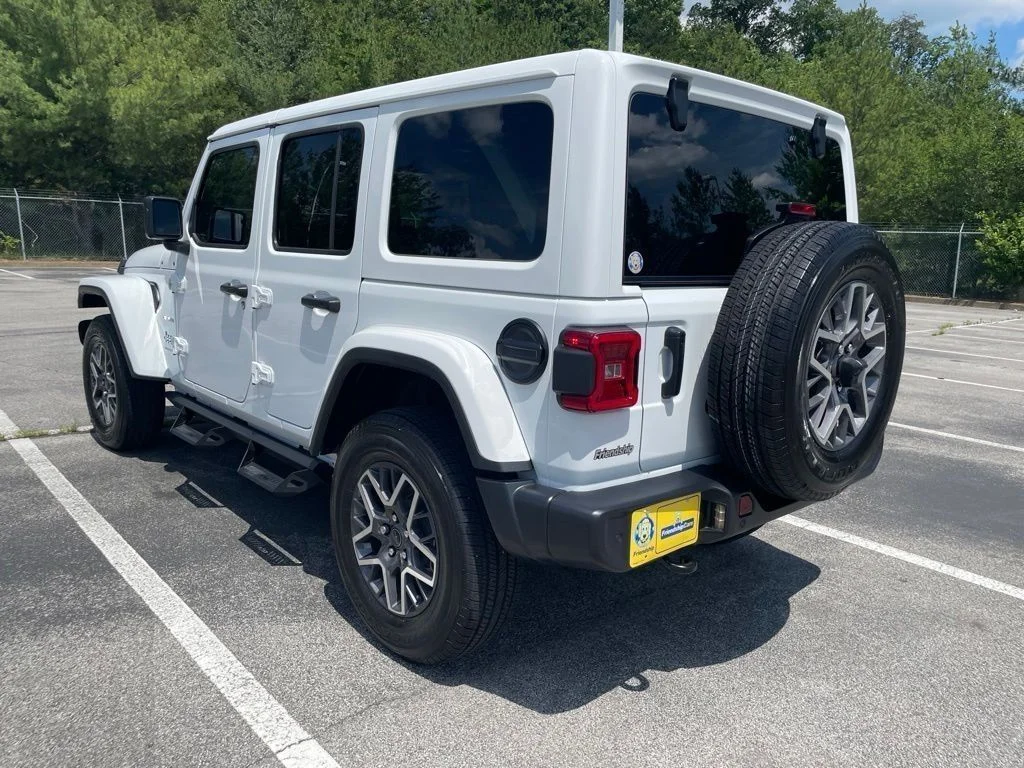 Used 2024 White Jeep Sahara image 3