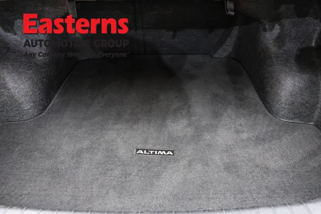 Used 2025 Black Nissan 2.5 SV image 9