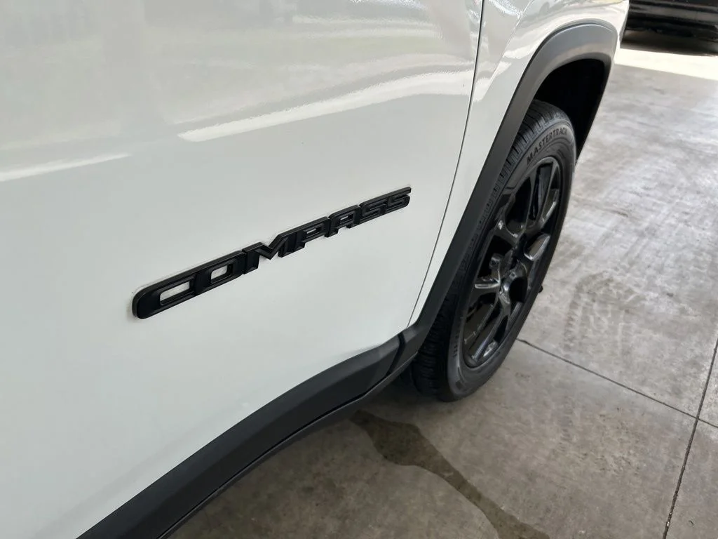 Used 2023 White Jeep Altitude image 20