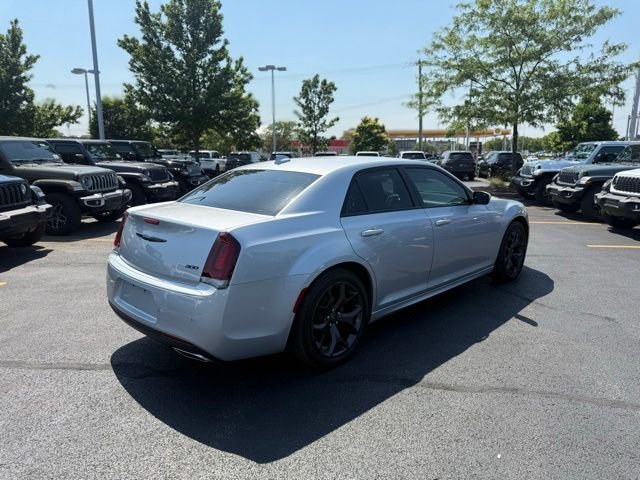 Certified Used 2022 Silver Mist Clearcoat Chrysler Touring image 4