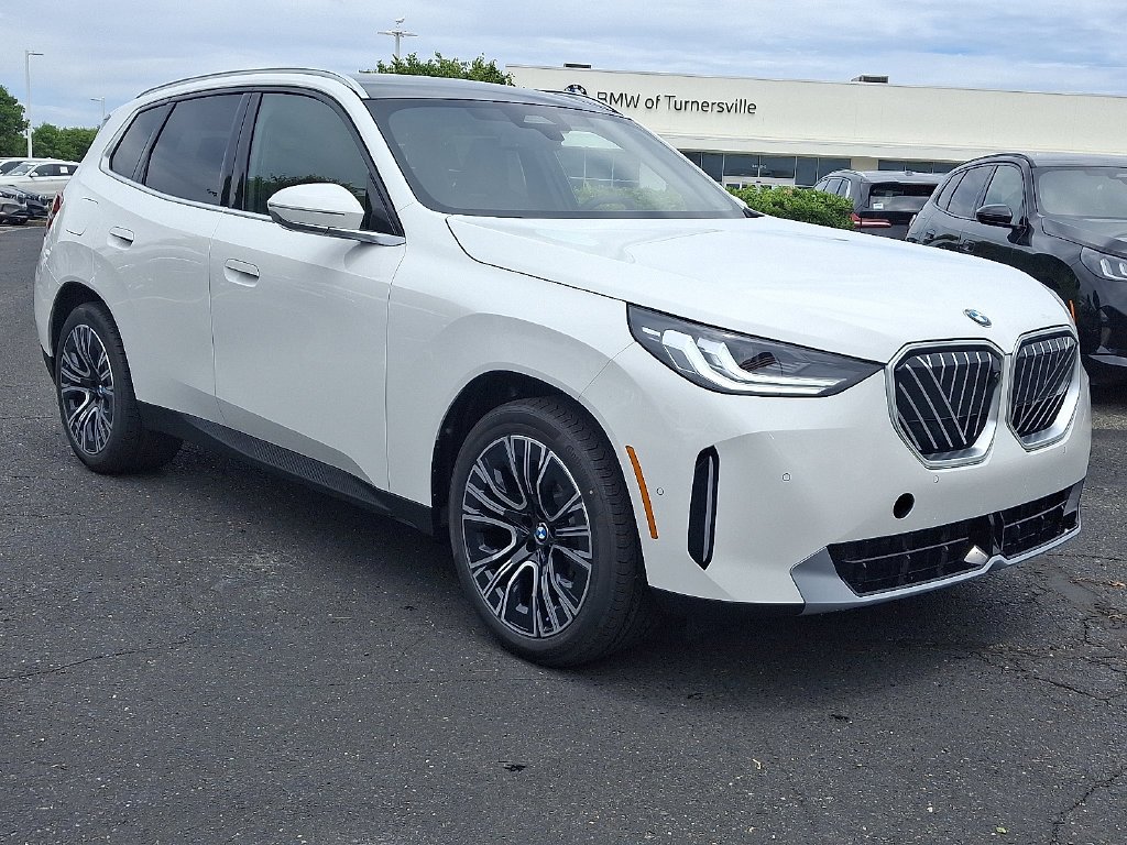 Used 2026 Alpine White BMW 30 xDrive image 2