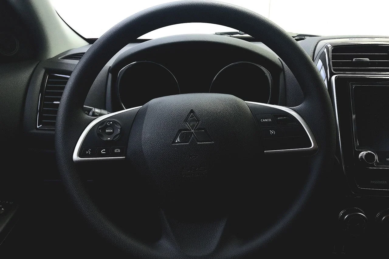 New 2025 White Diamond Mitsubishi S image 21