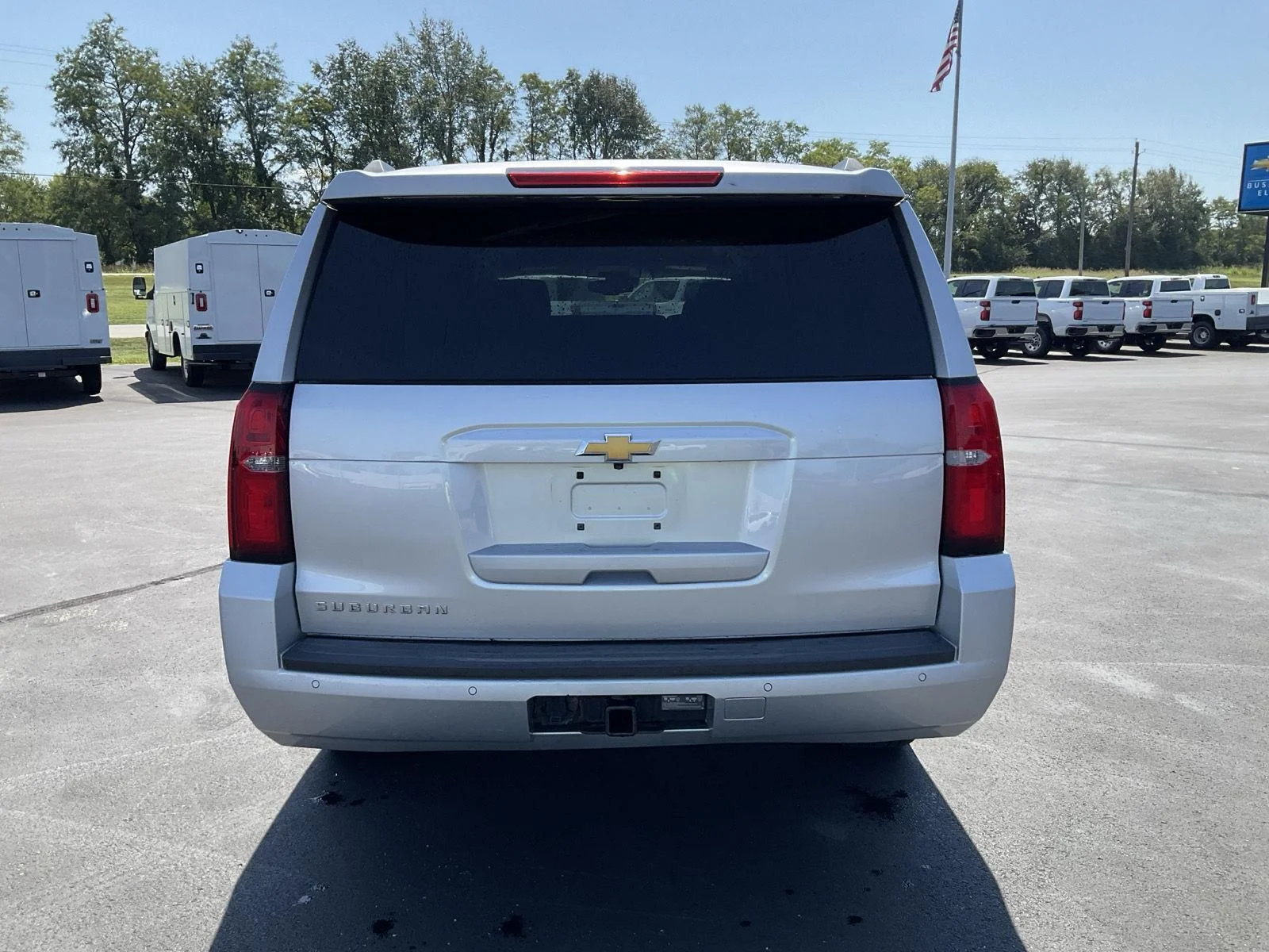 Used 2018 Silver Ice Metallic CHEVROLET SUV image 7