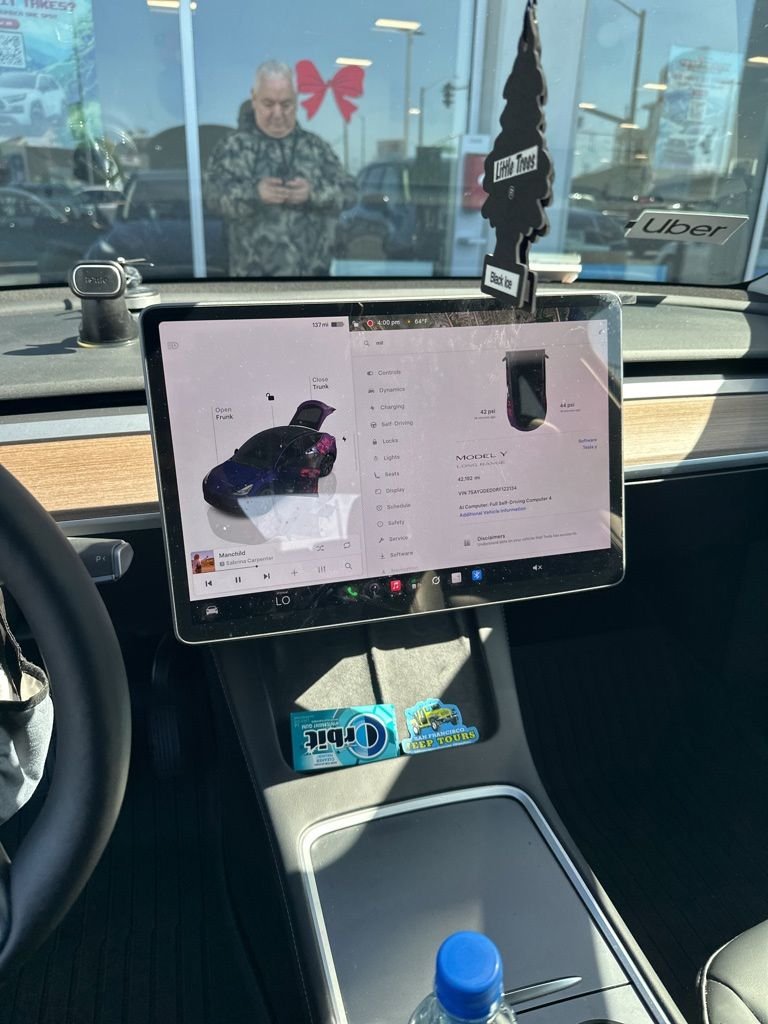 2024 Tesla Model Y's photo