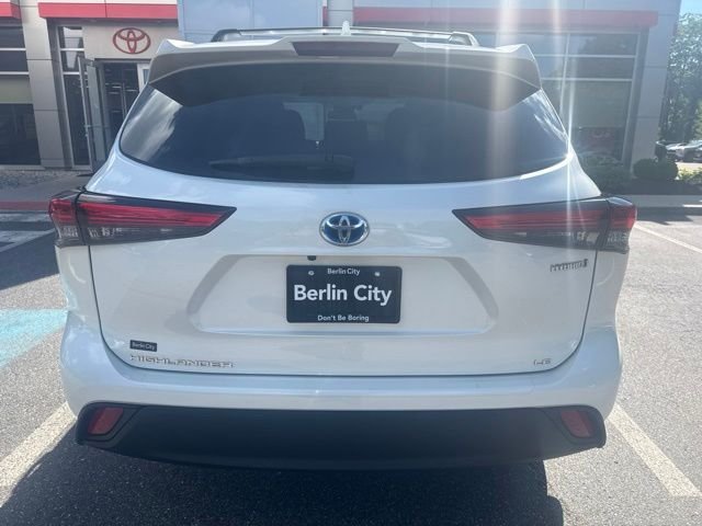 Used 2021 White Toyota LE image 5