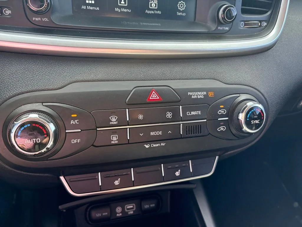 Used 2017 Purple Kia LX image 23