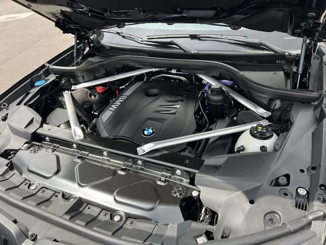 Used 2024 Black BMW xDrive40i image 11