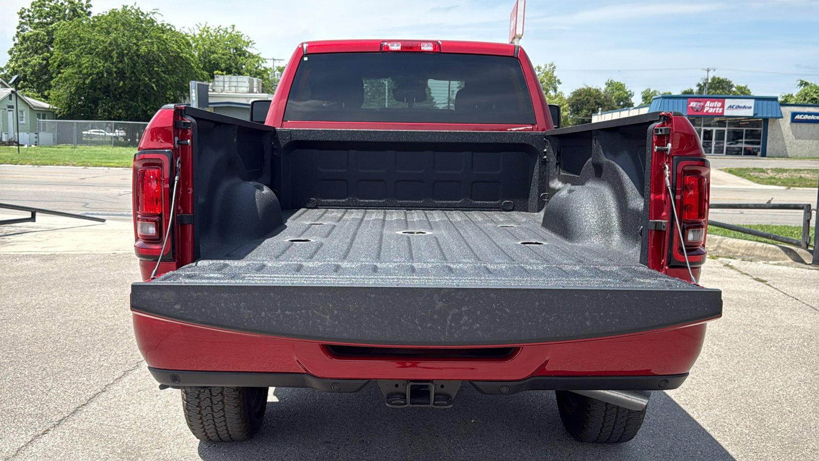 New 2026 Molten Red Pearl-Coat Exterior Paint RAM Lone Star image 22