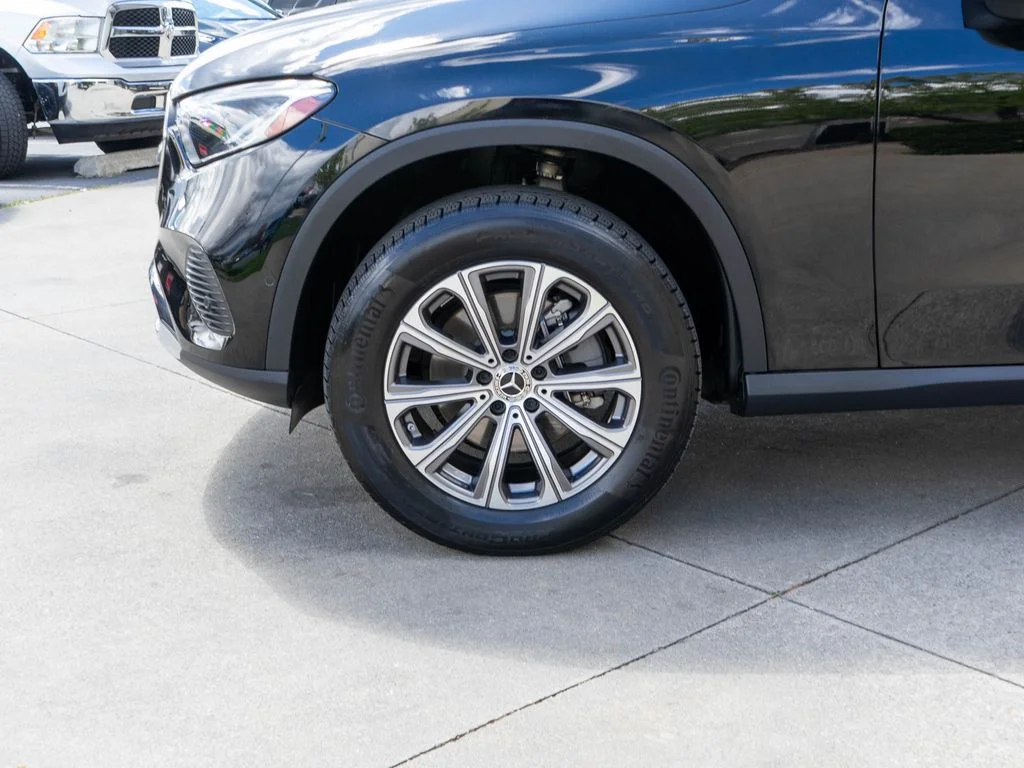 Used 2023 Black Mercedes-Benz GLC 300 image 28