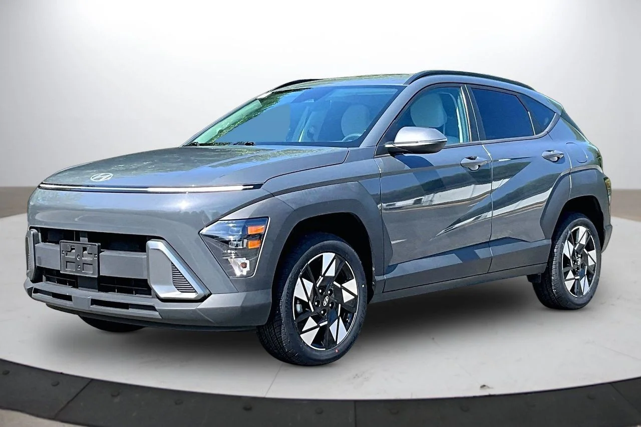 Certified Used 2024 Gray Hyundai SEL image 4