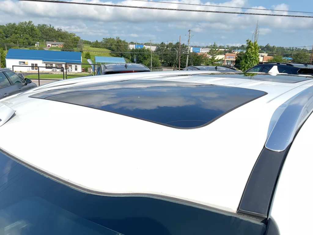 Used 2020 Snow White Pearl Kia SX image 6