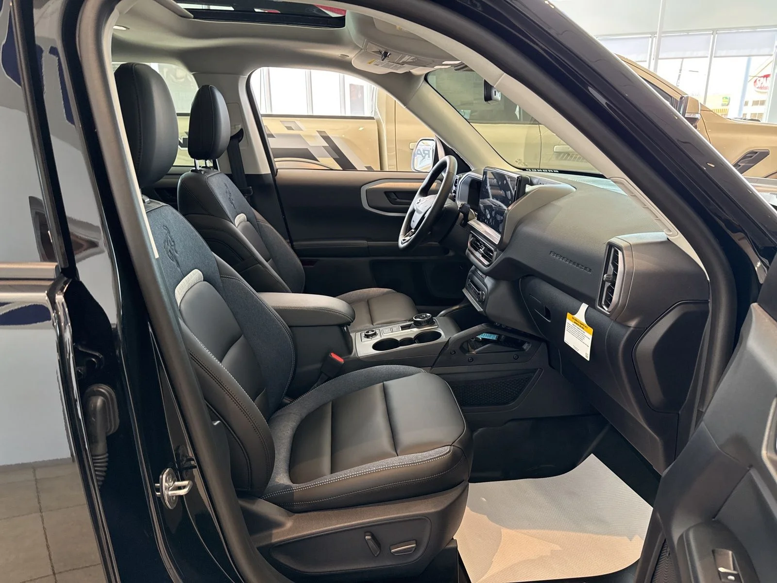 New 2025 Shadow Black Ford Outer Banks® image 28