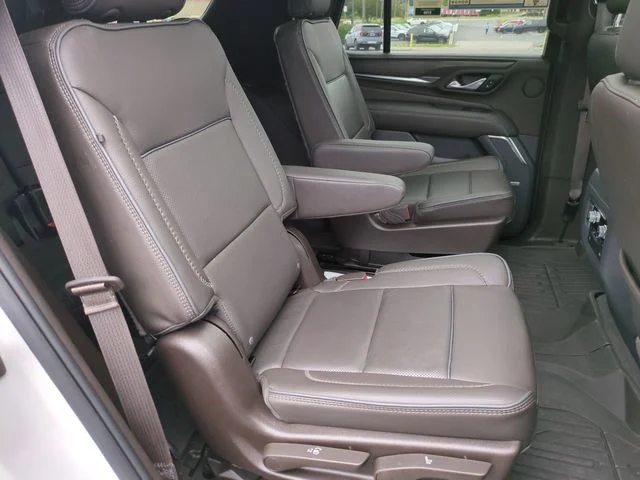Used 2022 White GMC Denali image 34