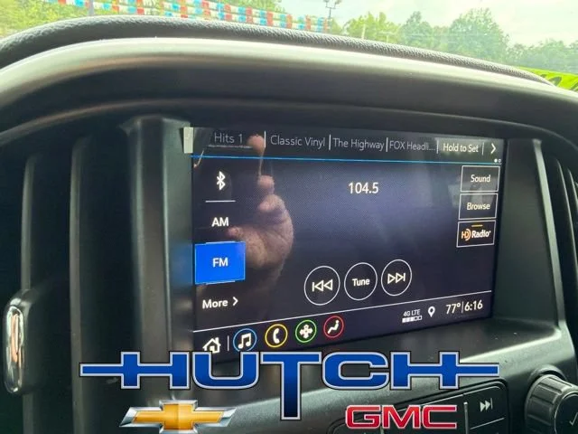 Used 2020 KINETIC BLUE METALLIC Chevrolet 4WD Z71 image 38
