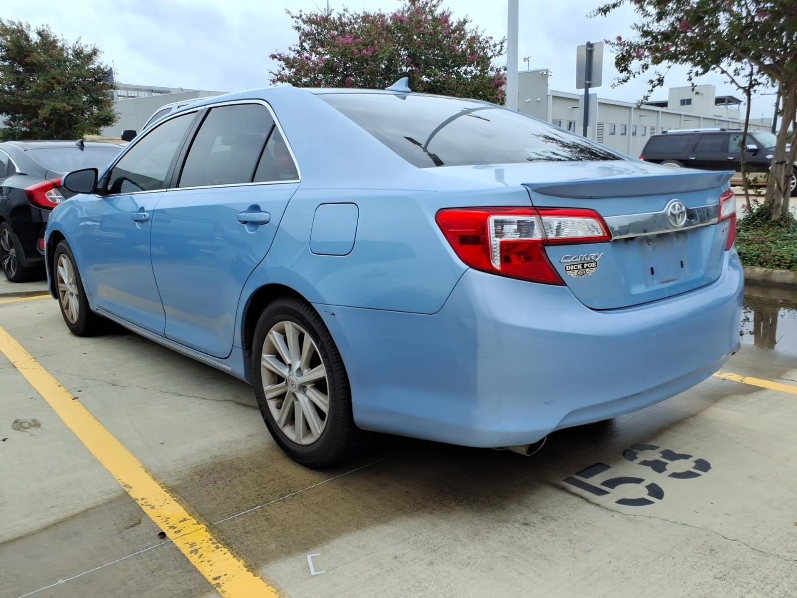 Used 2012 Blue Toyota XLE image 4